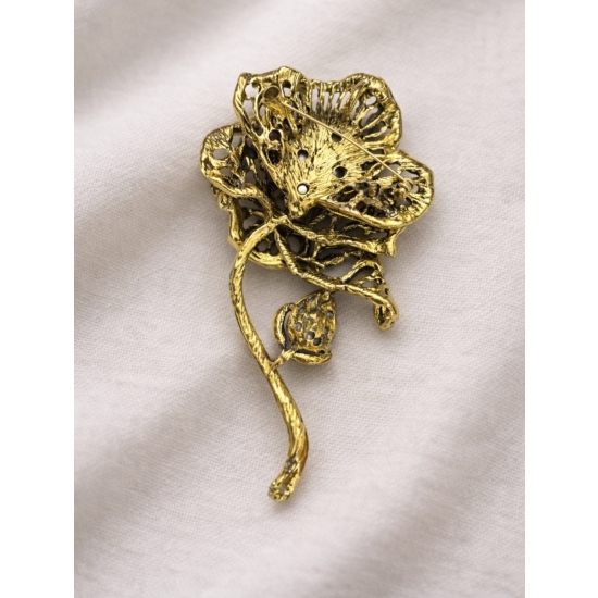 Broszka róża z kamieniami